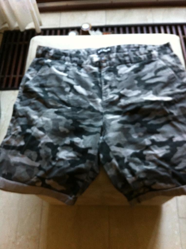 Heren korte broek print nielson mt L, Kleding | Heren, Maat 52/54 (L), Ophalen of Verzenden, Zo goed als nieuw, Grijs