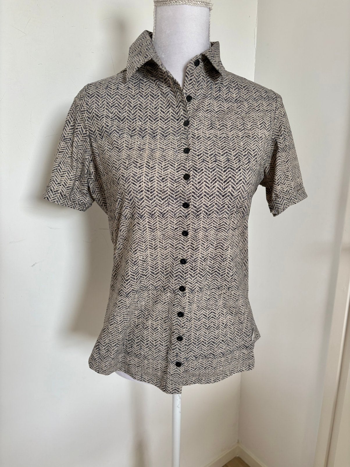 Ongedragen Zoso blouse - travelstof - maat XS, Kleding | Dames, Ophalen of Verzenden, Nieuw, Maat 34 (XS) of kleiner