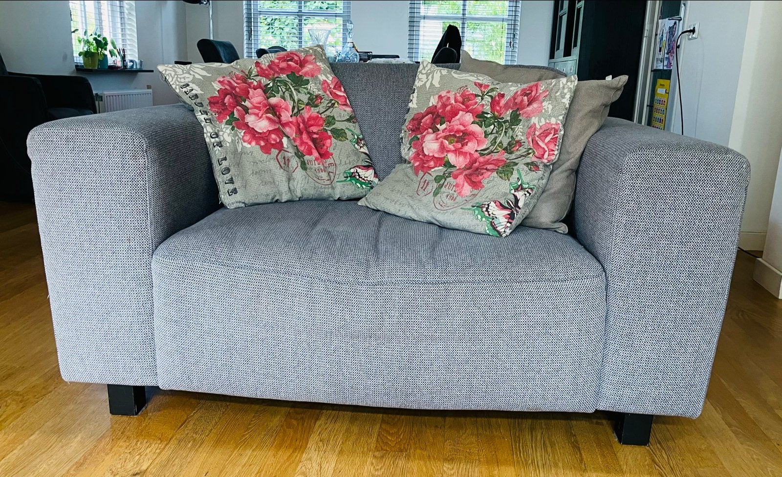 Comfortabele lichtgrijze loveseat, Huis en Inrichting, Ophalen, Gebruikt, 75 tot 100 cm, 100 tot 125 cm