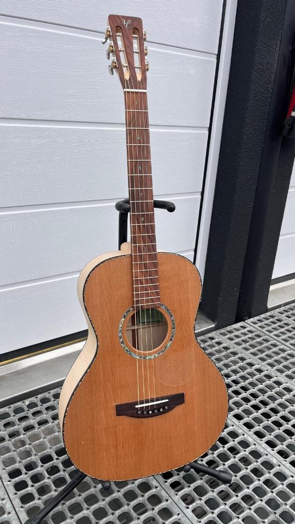 Handgebouwde gitaar de Hon Guitars J005, Ophalen of Verzenden, Nieuw, Western- of Steelstringgitaar