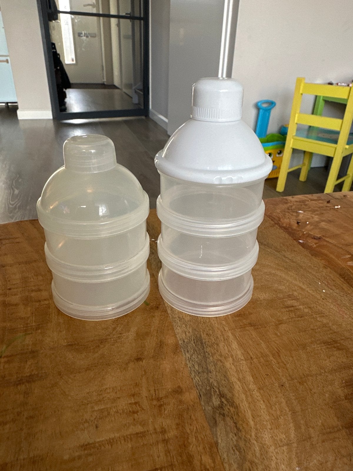 Handige Melkpoeder Reiscontainers - Set van 2, Ophalen of Verzenden, Gebruikt, Bewaarbakje, Overige merken