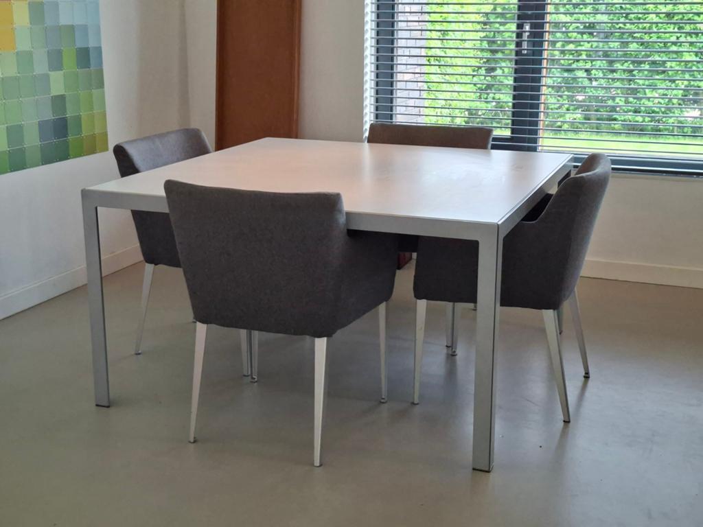 Designtafel van B&B Italia (ontwerper Monica Armani), Ophalen, Gebruikt, Vierkant, Vijf personen of meer