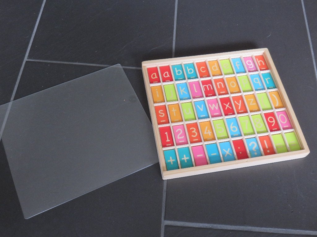 Houten letterbak met letterplaatjes en cijferreeks., Kinderen en Baby's, Speelgoed | Educatief en Creatief, Ophalen of Verzenden
