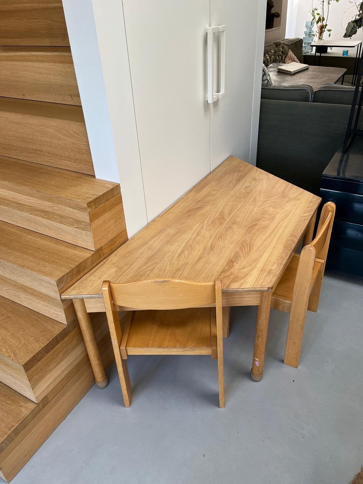 Schilte schooltafel met 2 stoelen - Kindermeubelset, Kinderen en Baby's, Kinderkamer | Tafels en Stoelen, Ophalen, Gebruikt, Tafel(s) en Stoel(en)