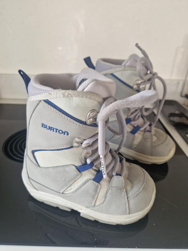 Burton snowboardschoenen 34, Sport en Fitness, Snowboarden, Ophalen of Verzenden, Zo goed als nieuw, Schoenen