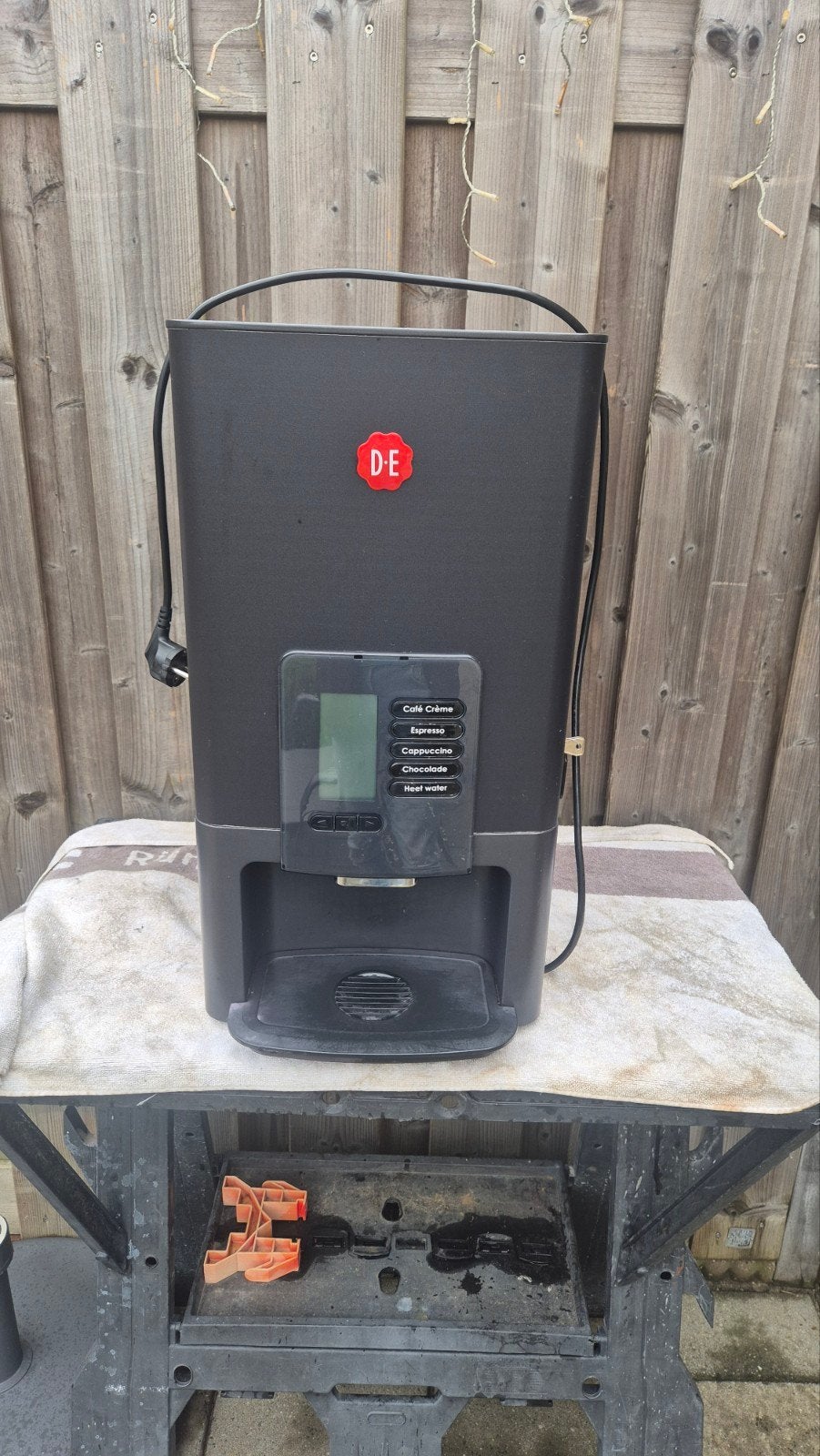 Douwe Egberts Koffiemachine met 3 reservoirs en filter, Ophalen, Gebruikt, Koffiebonen, 10 kopjes of meer