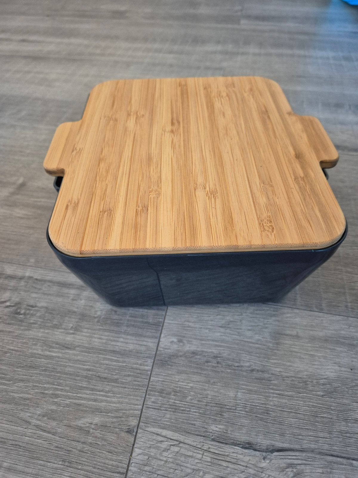 Broodtrommel met bamboe deksel en serveerbakje, Huis en Inrichting, Ophalen, Hout, Zo goed als nieuw, Broodtrommel