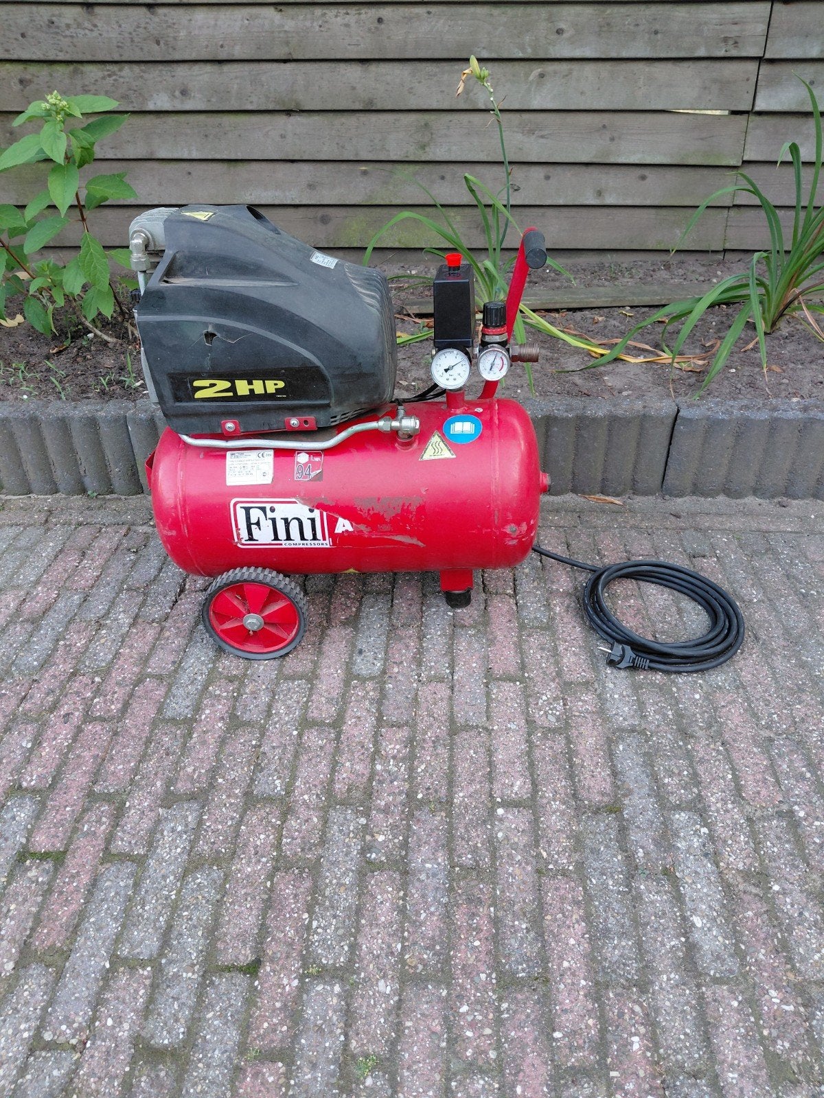Fini compressor 230 Volt, Doe-het-zelf en Verbouw, Compressors, 25 tot 100 liter, Ophalen, Gebruikt, 6 tot 10 bar