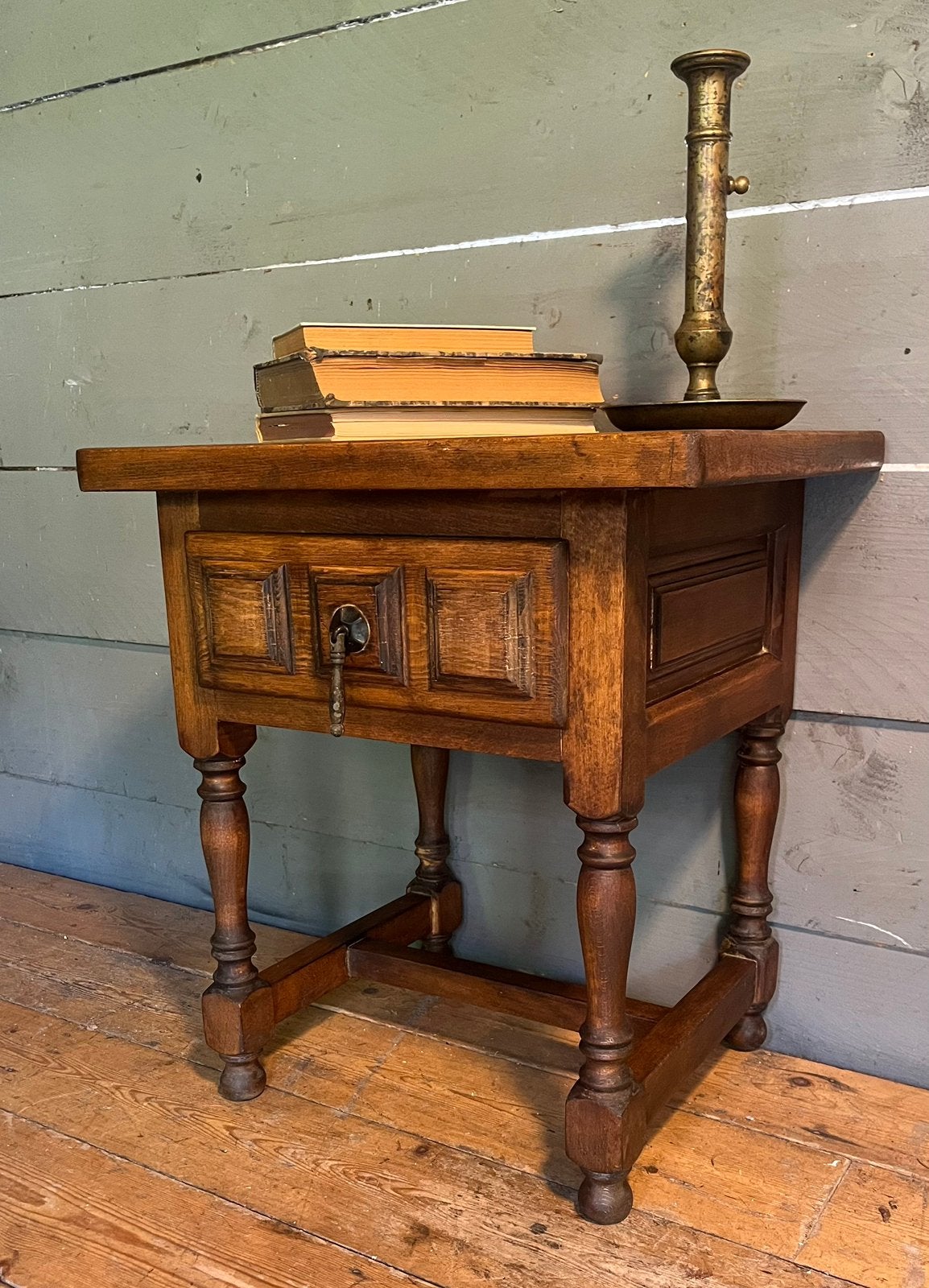 Spaanse bijzettafel, Ophalen