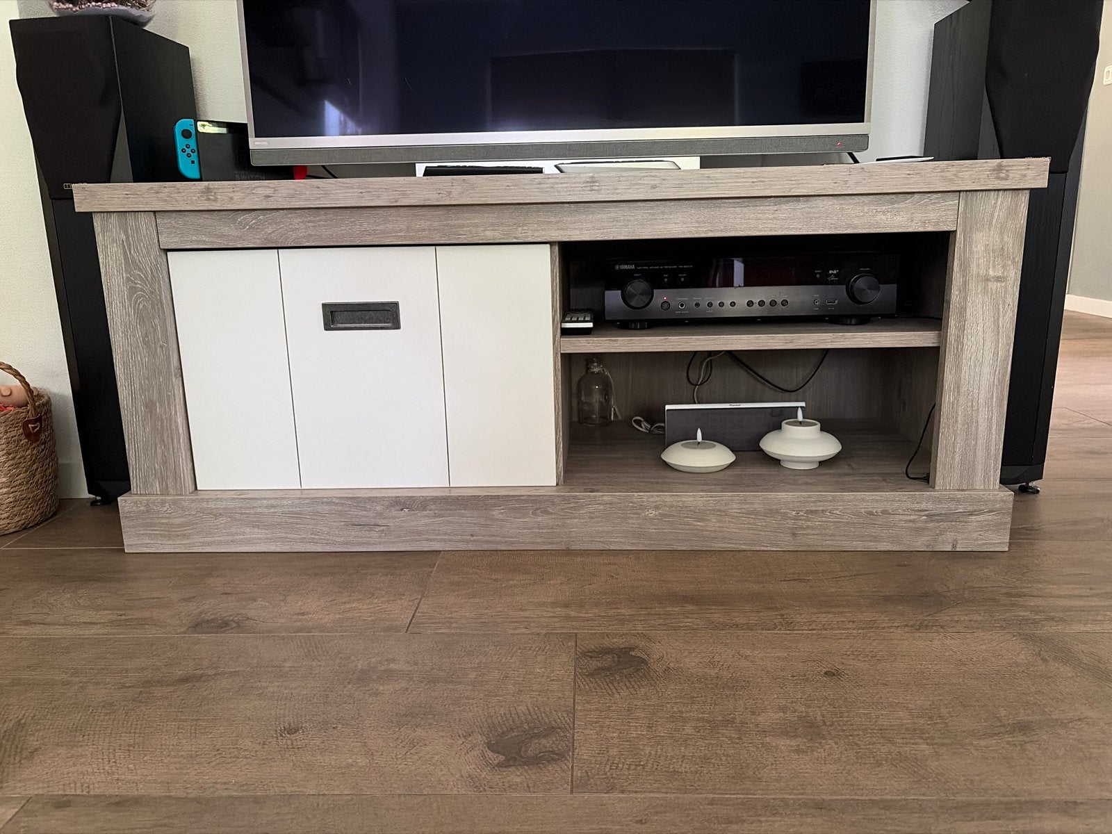 Modern tv-meubel met opbergruimte, Ophalen, Gebruikt, 100 tot 150 cm, Minder dan 100 cm