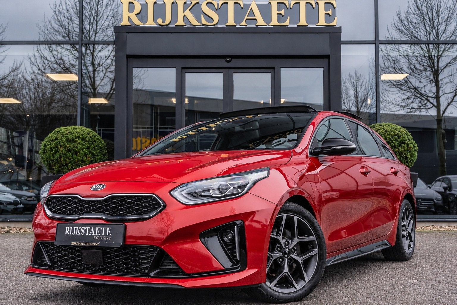 Kia ProCeed 1.4 T-GDI GT-Line|PANO|CAMERA|ACC|NAP|STUURVERW, Auto's, Dealer onderhouden, 4 cilinders, Met garantie (alle), Leder en Stof