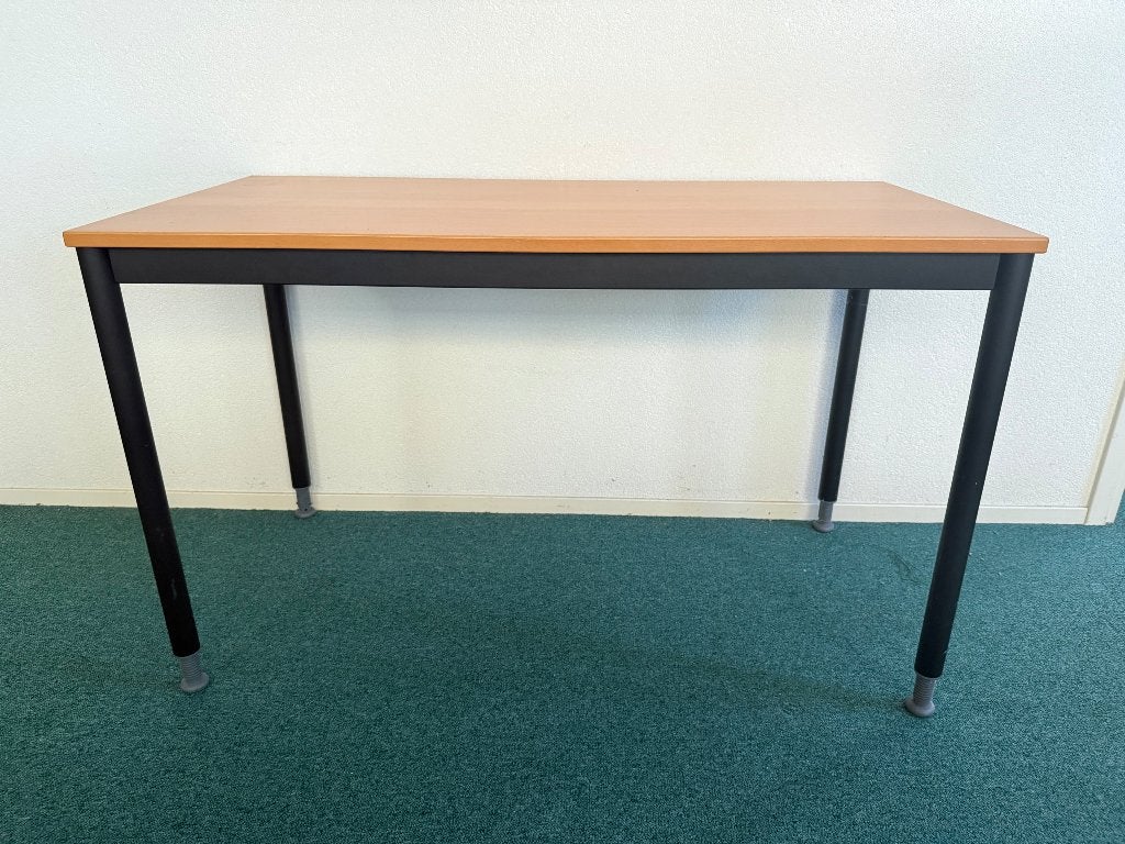 Gratis afhalen Kantoor tafel (in hoogte verstelbaar), Huis en Inrichting, Bureaus, Gebruikt, Overige typen, In hoogte verstelbaar