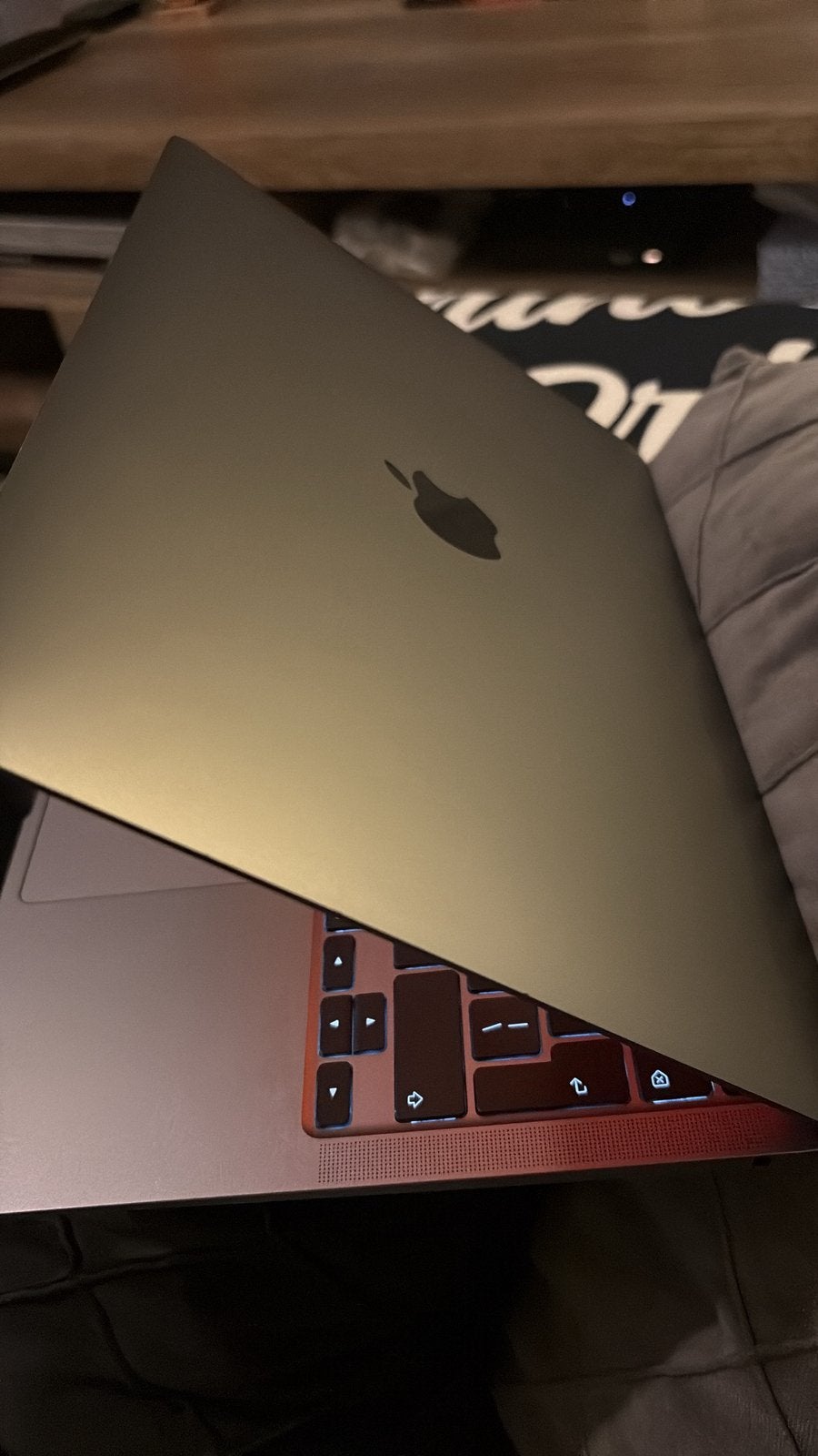 MacBook M1, Doe-het-zelf en Verbouw, Ophalen, Zo goed als nieuw