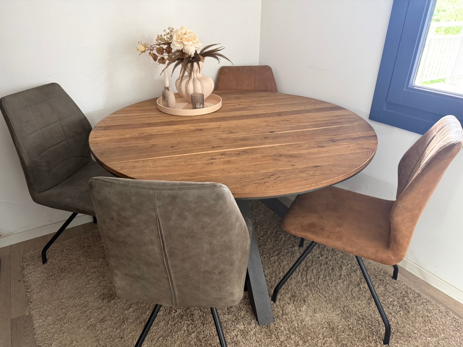 Ronde masief houten eettafel doorsnede 130, Huis en Inrichting, Tafels | Eettafels, Ophalen, Zo goed als nieuw, Rond, 100 tot 150 cm