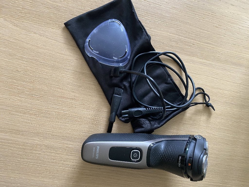 Oplaadbaar Philips scheerapparaat, Ophalen, Zo goed als nieuw, Scheren en Epileren