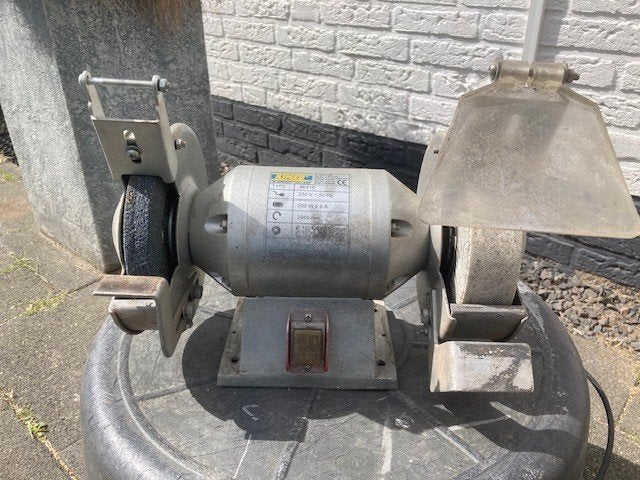 tafel slijpmachine kinzo 8E419, Doe-het-zelf en Verbouw, Gereedschap | Slijpmachines, Ophalen of Verzenden, Gebruikt, Minder dan 700 watt