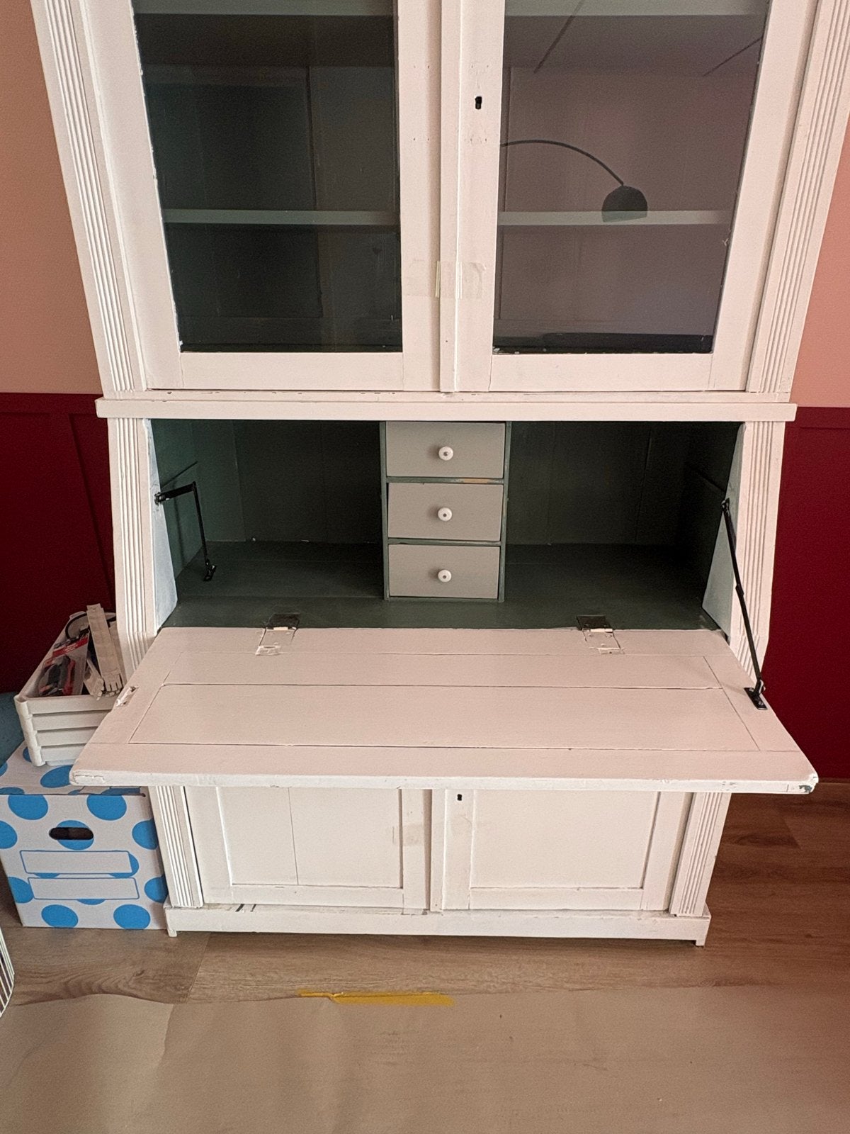 Antiek wit secretaire dressoir met vitrinekast, Ophalen