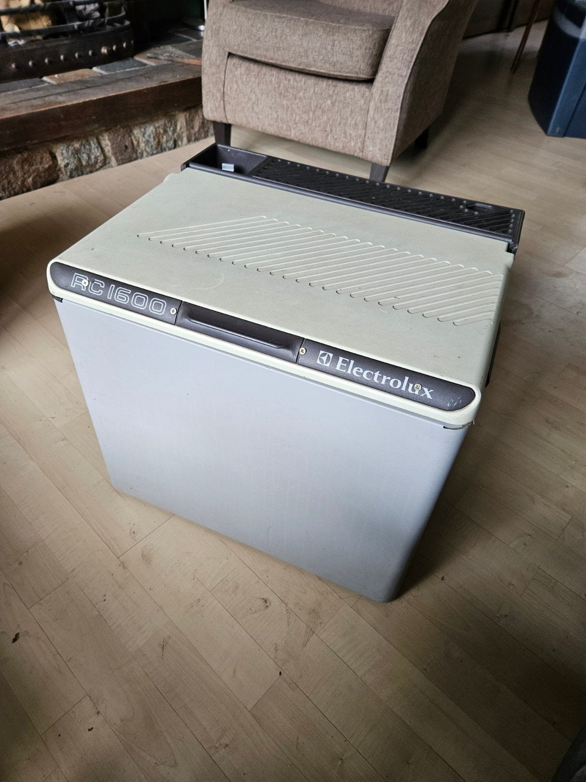 Electrolux RC1600 koelbox 33L (230V/12V/Gas) gebroken, Caravans en Kamperen, Koelboxen, Ophalen, Gebruikt, Koelbox, Elektrisch