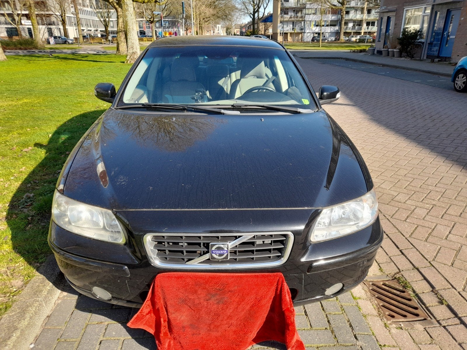 Volvo S60 2.4 140PK 2007 Zwart, Auto's, Voorwielaandrijving, S60, Zwart, 75 €/maand