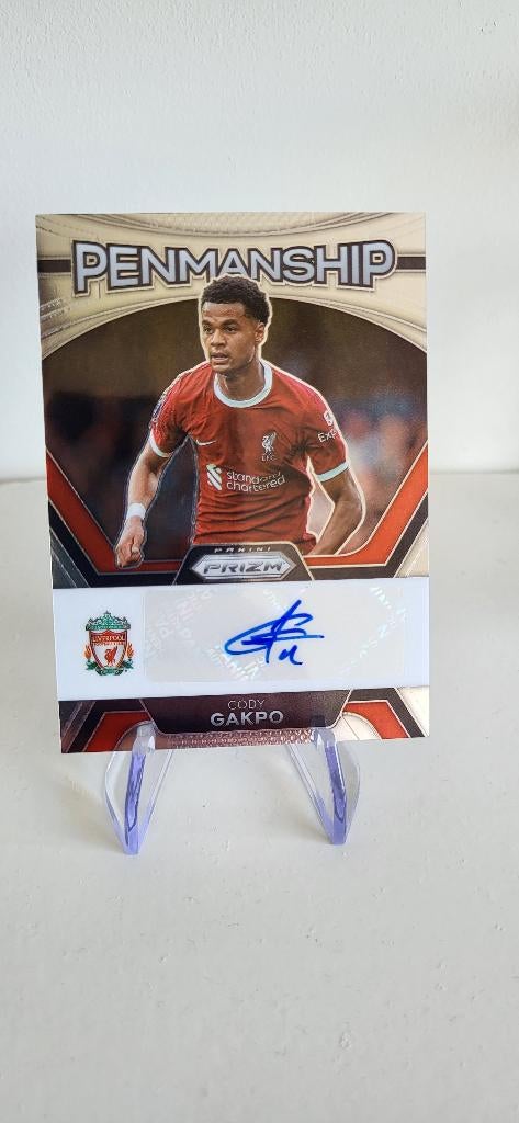 2023 Panini Prizm Penmanship Cody Gakpo auto liverpool, Verzamelen, Verzenden, Zo goed als nieuw, Buitenlandse clubs, Poster, Plaatje of Sticker