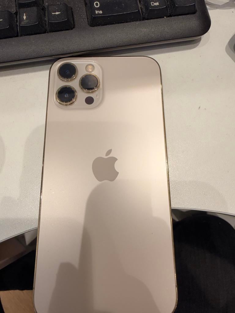 iPhone 12 Pro Max - Defect scherm, 72% batterijconditie, Telecommunicatie, Mobiele telefoons | Apple iPhone, 72 %, Zonder simlock