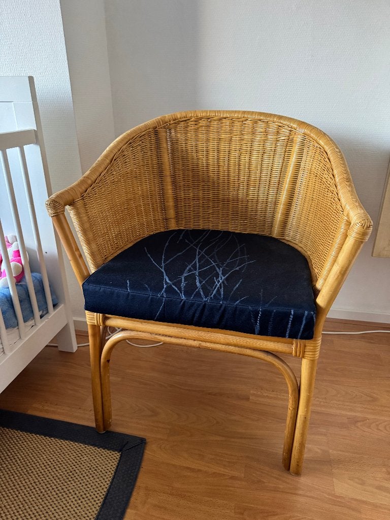 Stoel, rotan/riet  62cm breed, 66,5cm diep, 82cm hoog, Huis en Inrichting, Stoelen, Ophalen, Bruin, Riet of Rotan, Eén