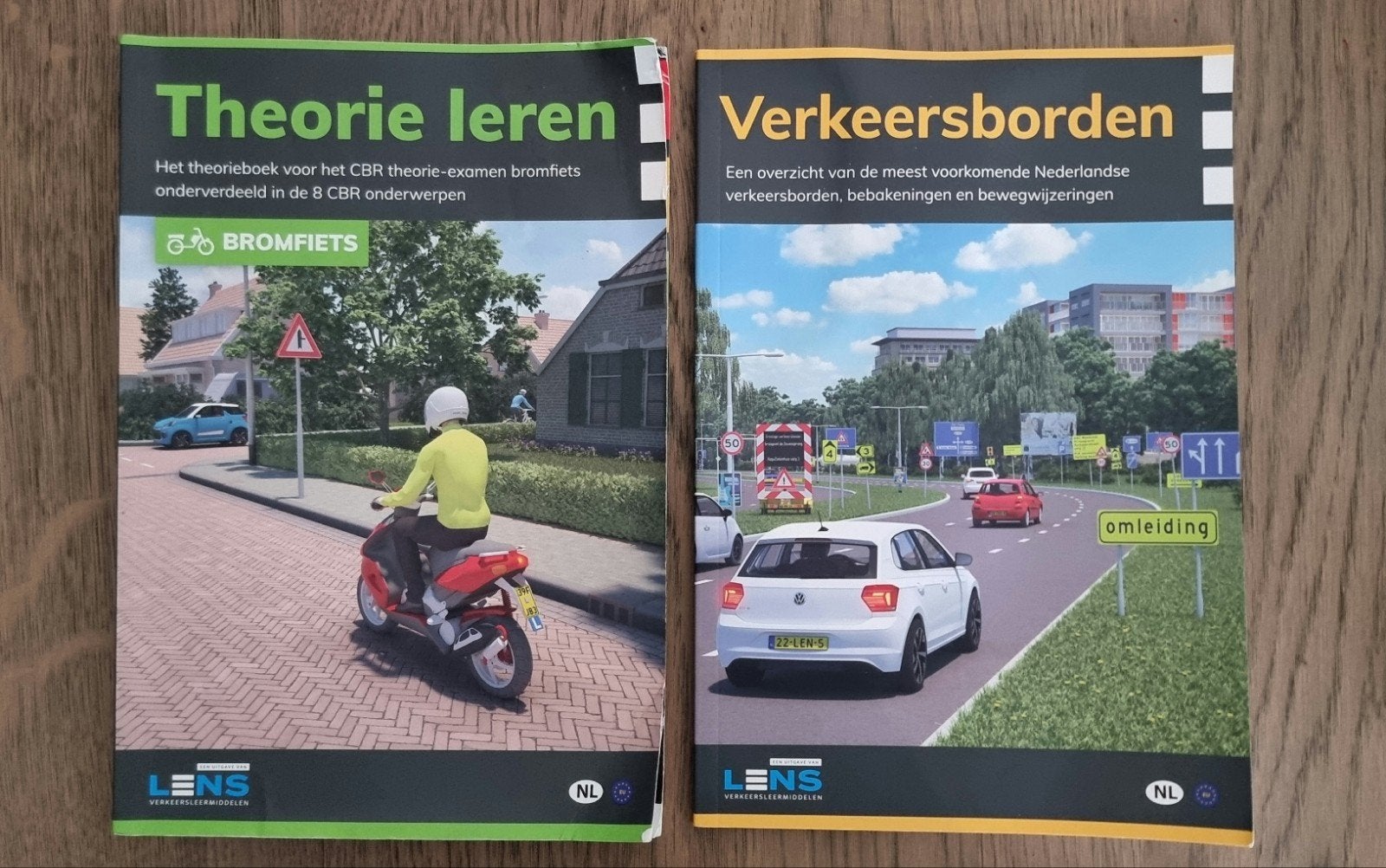 Theorie leren bromfiets & Verkeersborden - LENS, Ophalen of Verzenden, Gelezen, Overige niveaus, LENS Verkeersleermiddelen