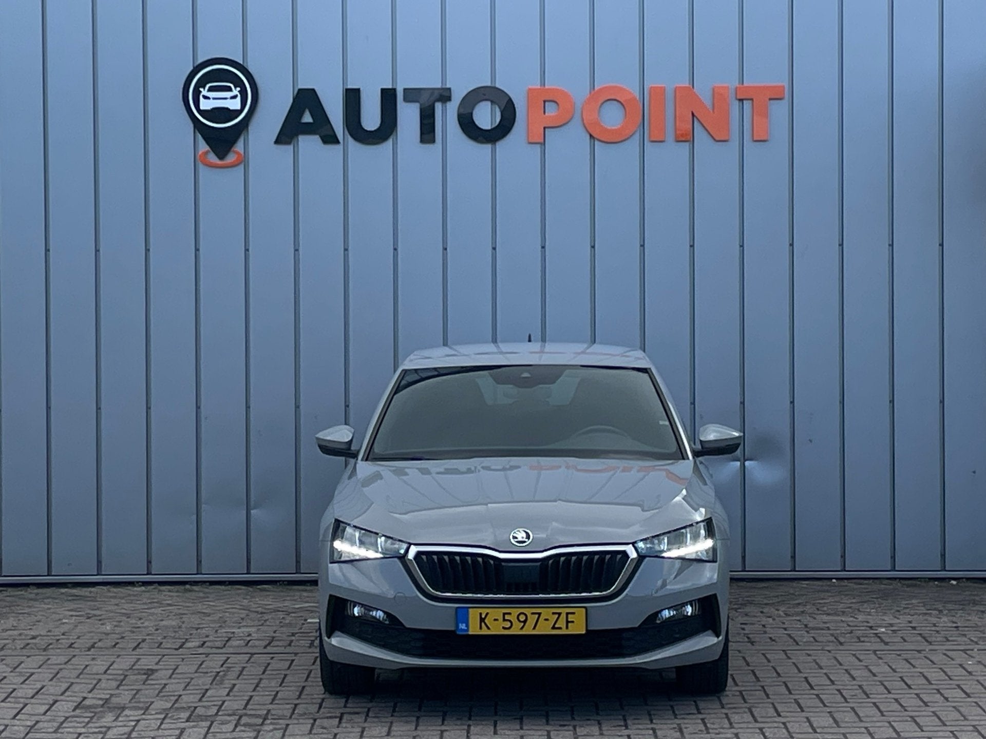 Skoda Scala 1.0 TSI Sport Business ORG NL 1E EIG DEALEROND|L, Auto's, Dealer onderhouden, Gebruikt, 610 kg, 49 €/maand