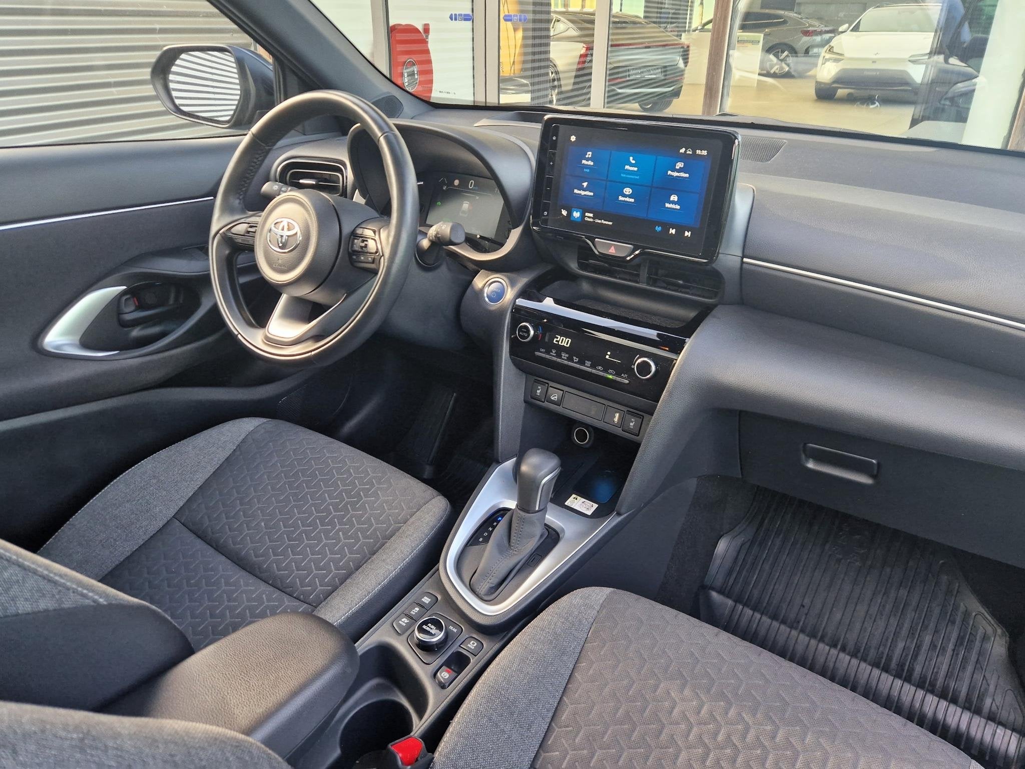Toyota Yaris Cross 1.5 Hybrid / Automaat / Trekhaak / Achter, Auto's, Automaat, Verwarmde buitenspiegels, Gebruikt, 49 €/maand