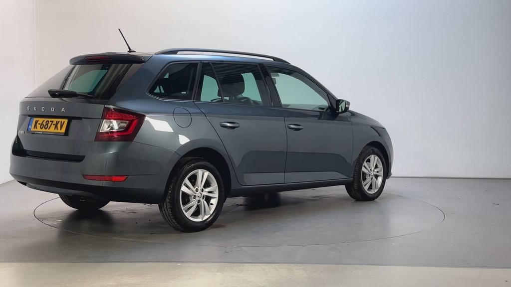 Skoda Fabia Combi 1.0 TSI Ambition Parkeersensoren DAB+ Navi, Auto's, Skoda, Voorwielaandrijving, Stof, Gebruikt, 95 pk