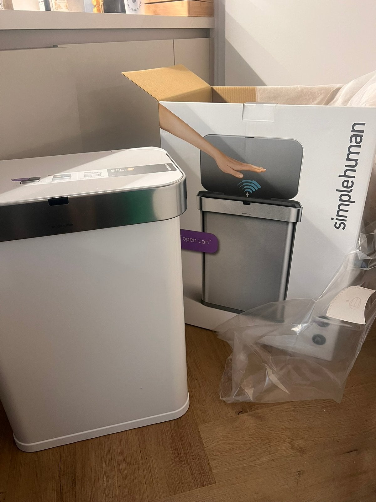 NIEUW Simplehuman 58L Sensor Prullenbak Wit –nieuwprijs €370, Overige materialen, Nieuw, 40 liter of meer, Ophalen of Verzenden