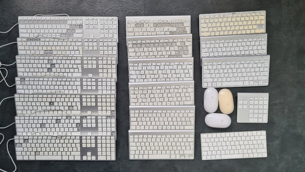 22x Partij Apple toetsenborden -voor reparatie / onderdelen, Toetsenbord en muis-set, Ophalen of Verzenden, Draadloos, Qwerty