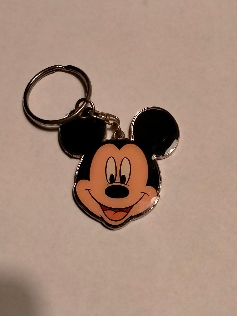 Mickey Mouse Disney tekenfilm logo sleutelhanger gezicht, Verzamelen, Ophalen of Verzenden, Mickey Mouse, Gebruikt, Overige typen