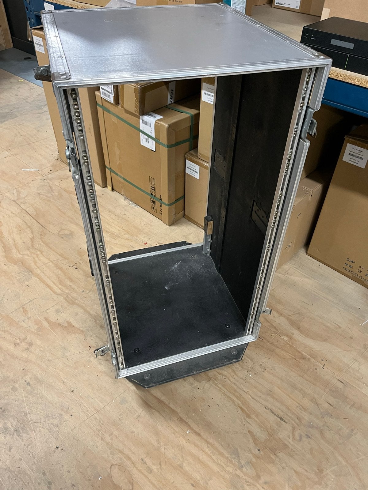 Dutycases 19” flightcase rack 20HE met Tente wielen, Gebruikt, Speaker of Versterker, DC, Flightcase