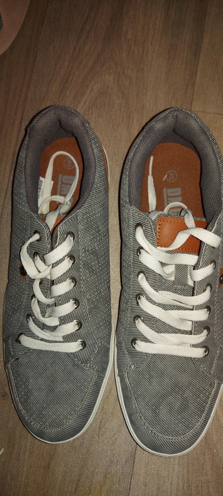 DMG Sneakers Maat 40 - Grijs met witte veters, DMG, Overige kleuren, Ophalen of Verzenden, Sneakers of Gympen
