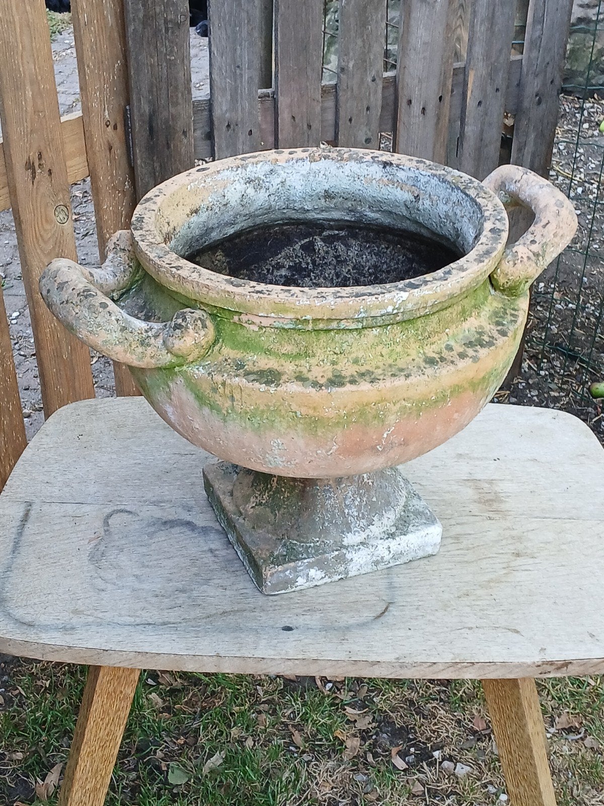 Antieke terracotta bloempot met handvatten, Overige materialen, Gebruikt, Rond, Ophalen of Verzenden