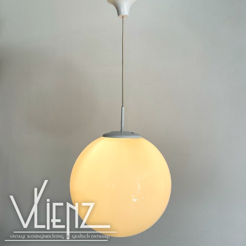 Vintage grote bollamp melkglas TPV Lighting Architecture, Ophalen, Huis en Inrichting
