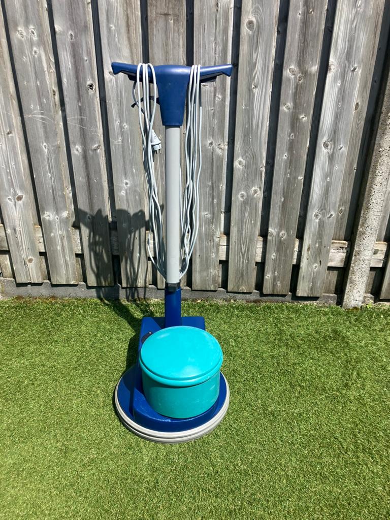Erg mooie professionele schrobmachine Wetrok, Ophalen, Gebruikt, Schrobmachine