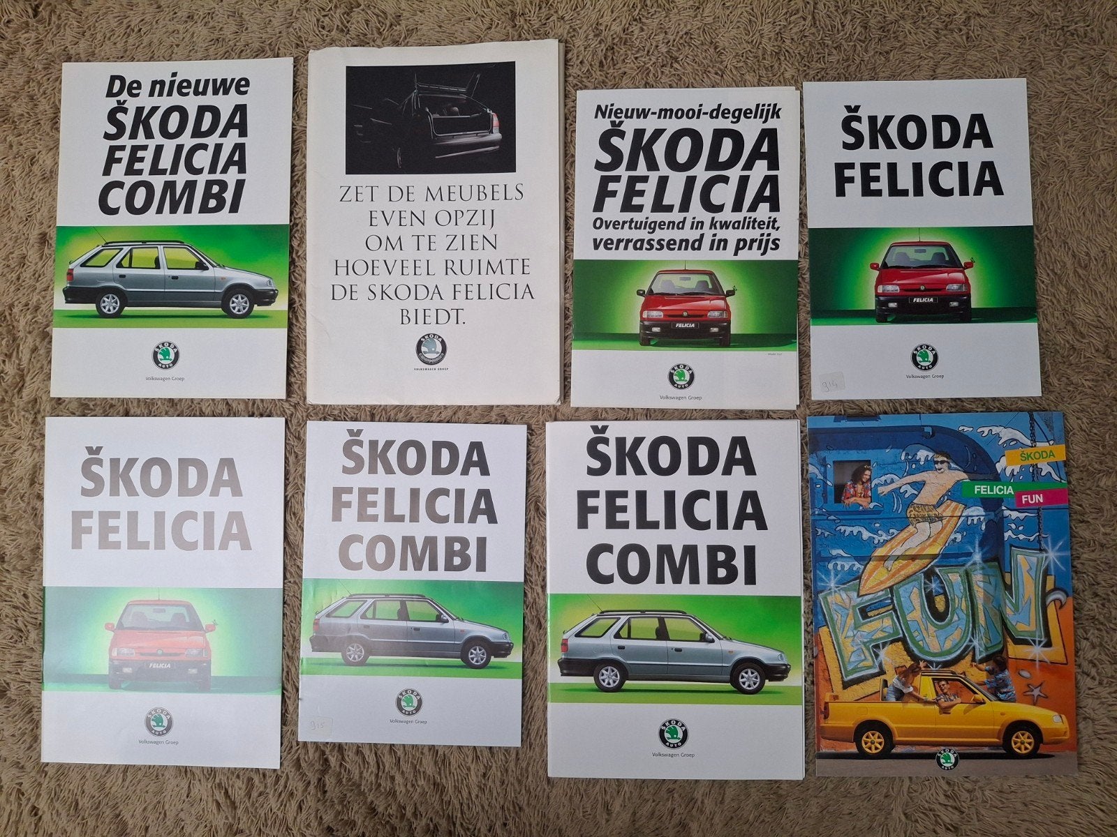 lot autofolders Skoda Felicia, Verzenden, Gelezen, Overige merken