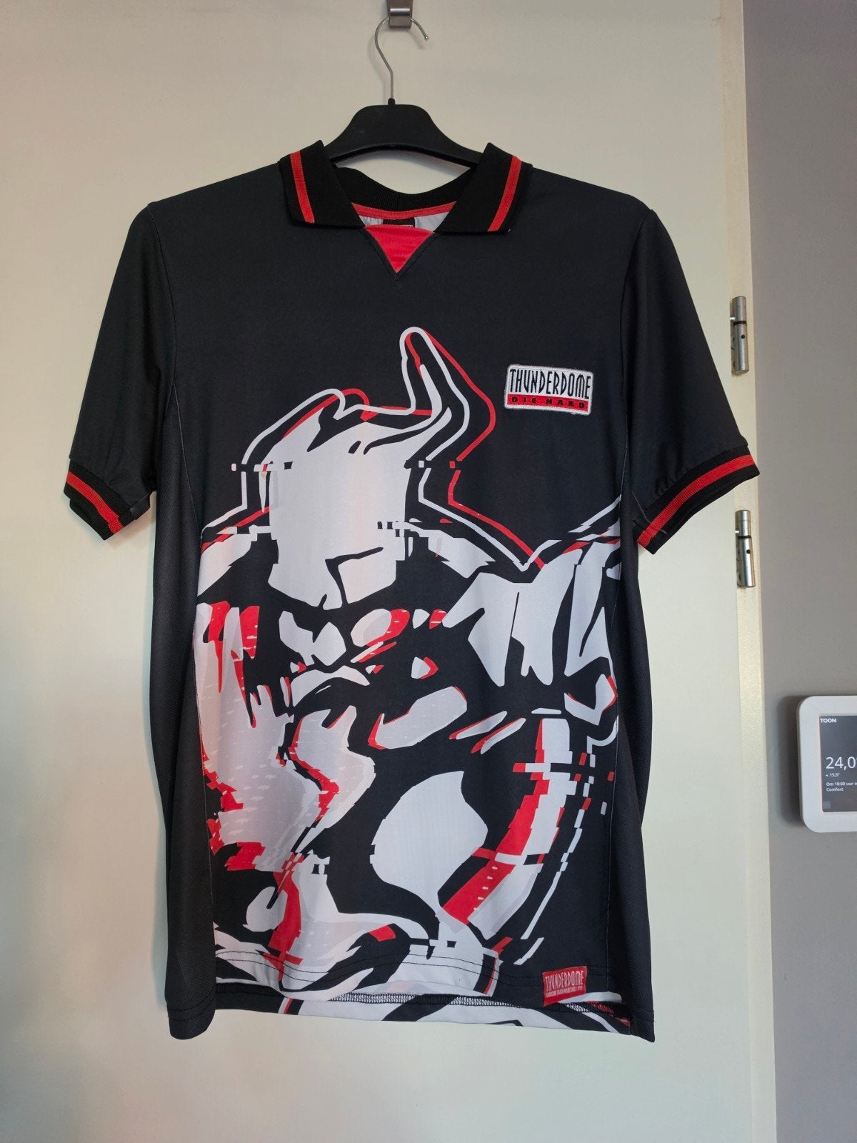 Thunderdome T-shirt Zwart/Rood Maat M - Zo goed als nieuw, Maat 48/50 (M), Thunderdome, Zwart, Ophalen of Verzenden