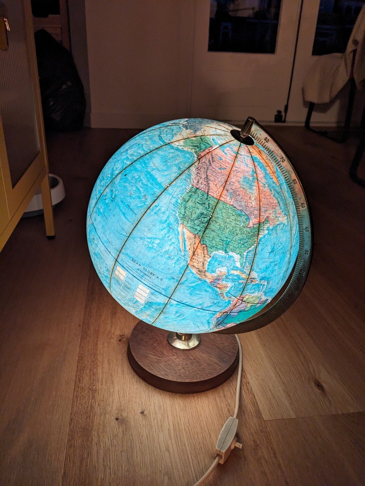 Vintage Wereldbol Lamp - Verlichte Globe met Houten Voet, Ophalen, Gebruikt, Meerkleurig, Vintage