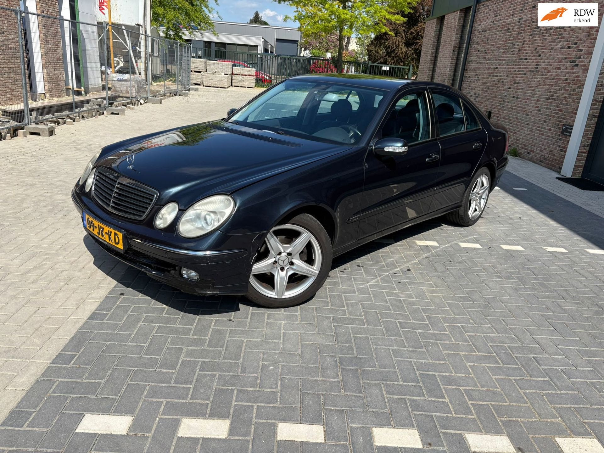 Mercedes-Benz E-klasse 240 Avantgarde, Auto's, Automaat, Achterwielaandrijving, Gebruikt, 2597 cc