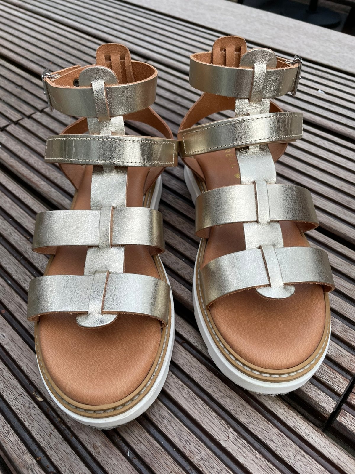 Dames sandalen, Overige kleuren, Zo goed als nieuw, Sandalen of Muiltjes, Ophalen of Verzenden