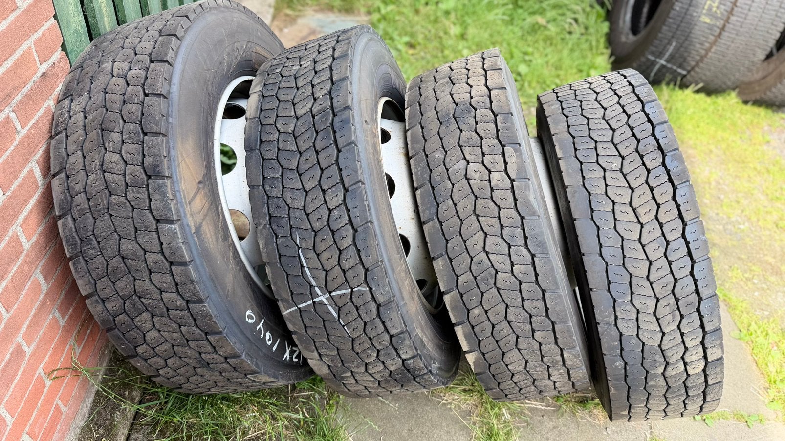 275/70/22,5 set continental met velgen, Gebruikt, Vrachtwagen, 275 mm, Banden en Velgen