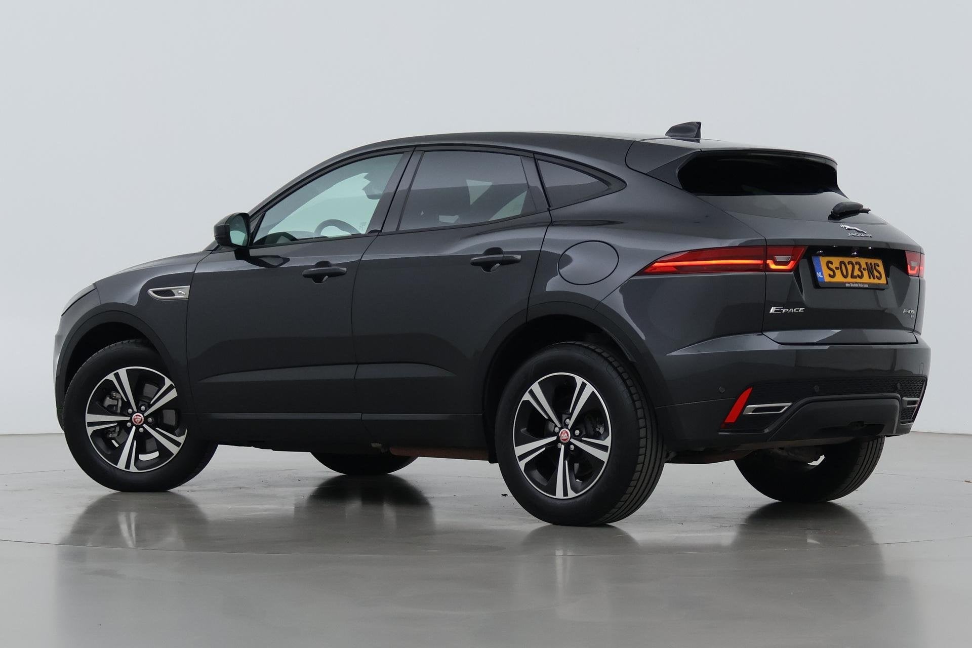 Jaguar E-PACE P300e R-Dynamic SE | ACC | Trekhaak | Camera |, Auto's, Jaguar, Automaat, 309 pk, Bedrijf, Hybride Elektrisch/Benzine