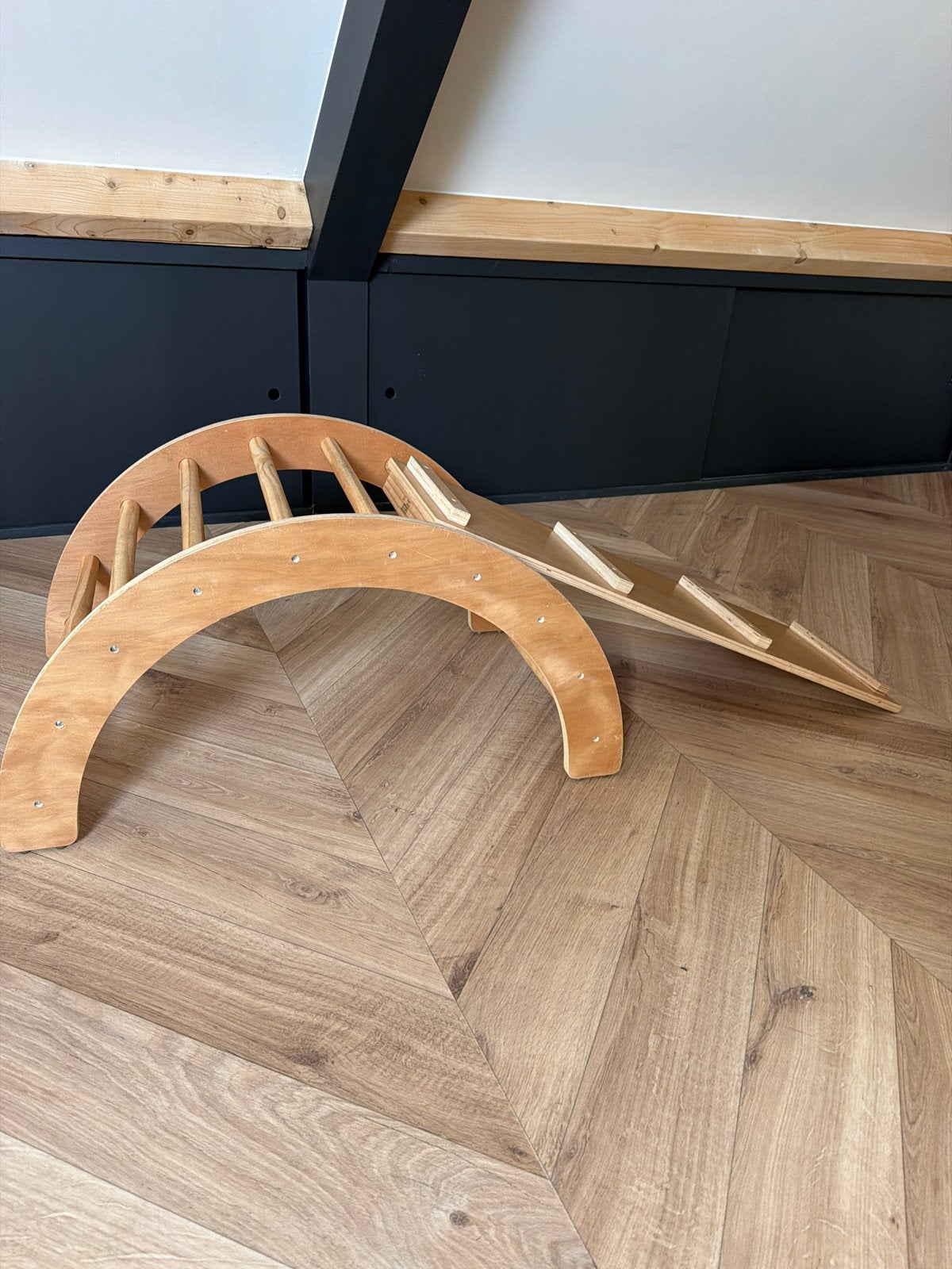 Houten Klimrek voor Peuters met Glijbaan - Montessori Speelg, Kinderen en Baby's, Speelgoed | Houten speelgoed, Ophalen, Zo goed als nieuw