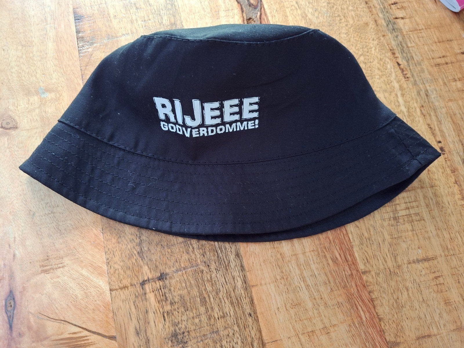 Visserhoed / bucket hat "Rijeee Godverdomme!" ZGAN!, Ophalen of Verzenden, Zo goed als nieuw, One size fits all, Hoed