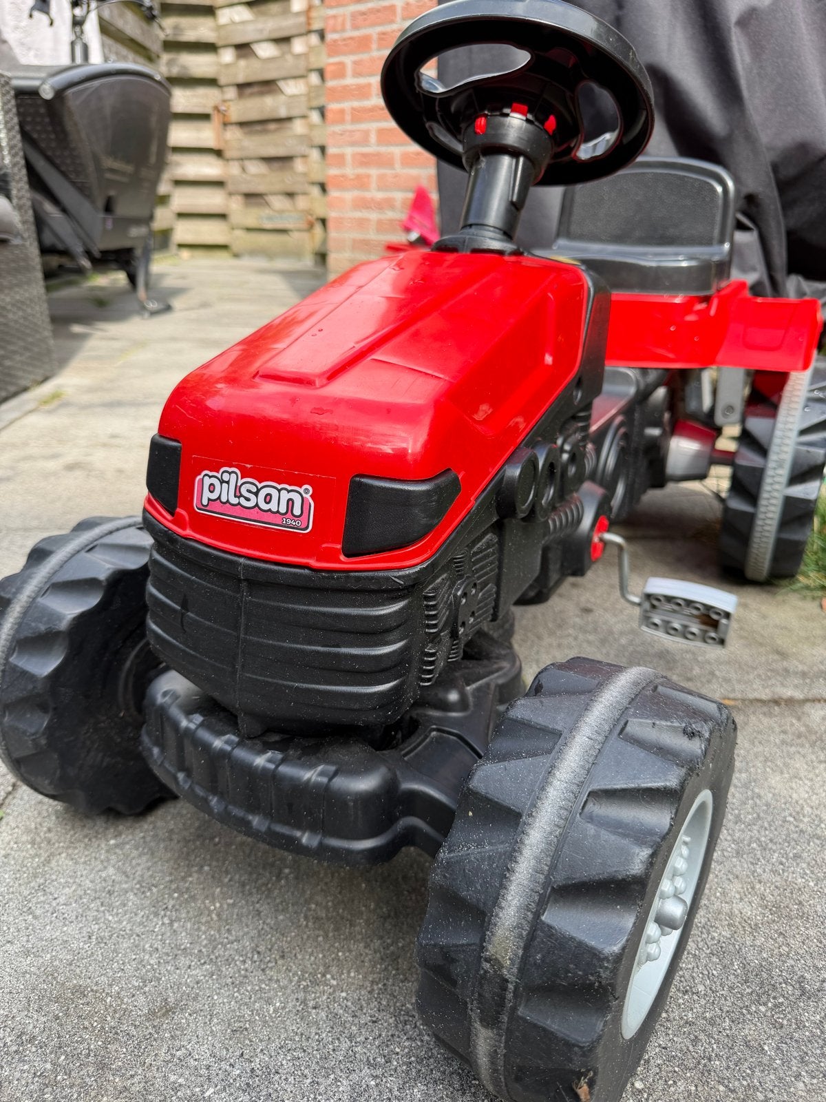 Rode Pilsan traptractor - Toeter defect, werkt verder goed, Kinderen en Baby's, Speelgoed | Buiten | Voertuigen en Loopfietsen