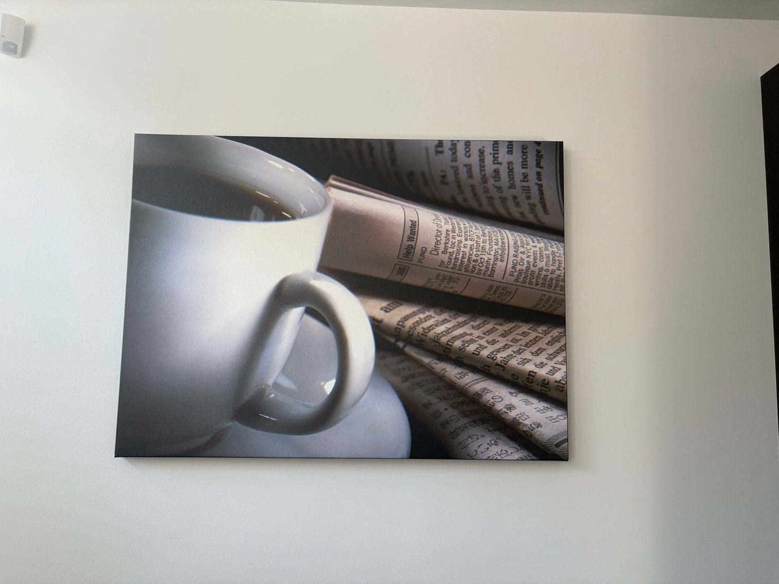 Canvas schilderij met koffiekop en kranten, Ophalen of Verzenden, Zo goed als nieuw, Schilderij, 100 tot 125 cm