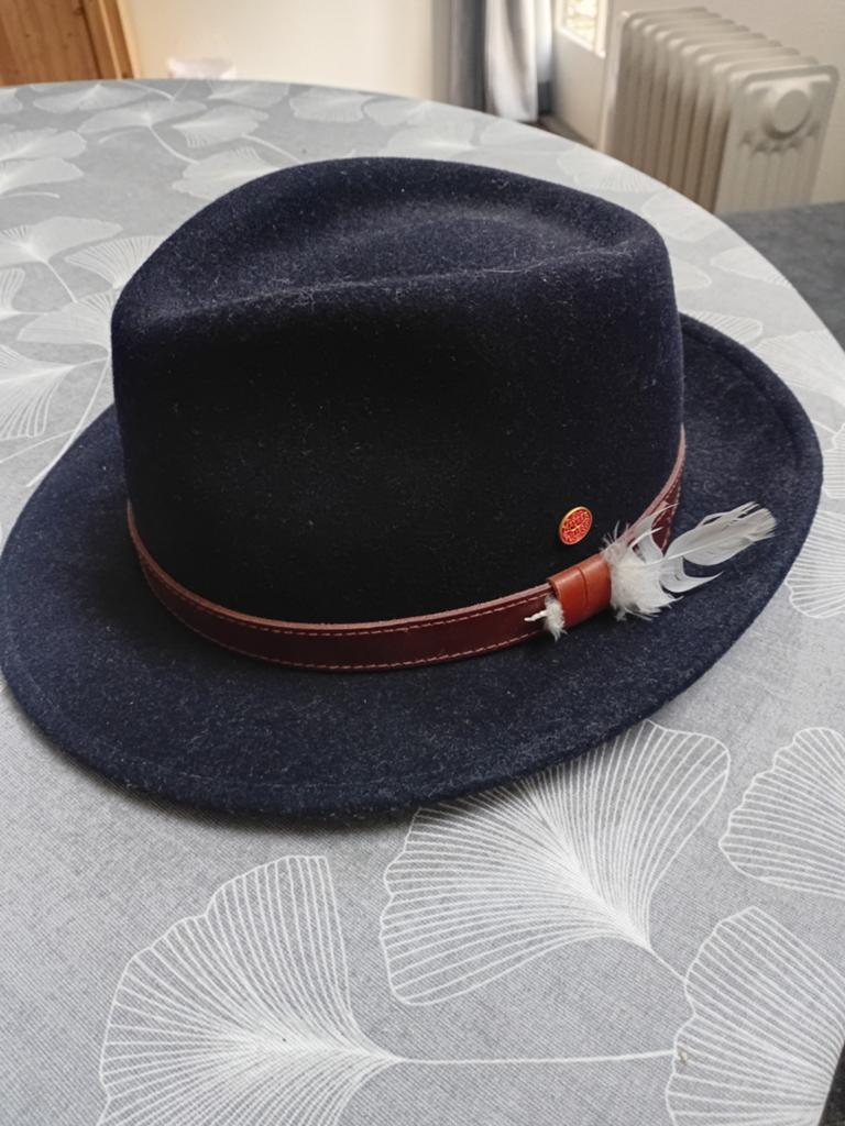 Wollen hoed ( 57), Kleding | Dames, Hoeden en Petten, Ophalen, Zo goed als nieuw